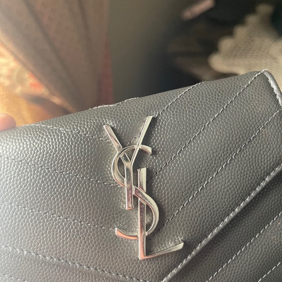 ❌❌SOLD❌❌YSL Compact Wallet - Picture 11 of 12